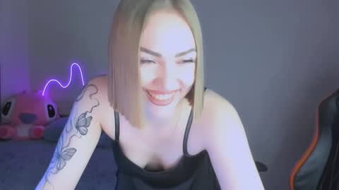 LaraKrein lk online show from 11.23.25