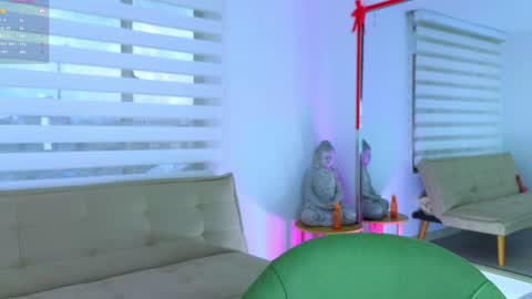 Lara  online show from 01.31.25