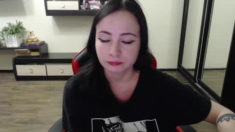 Snapshot of laralianna chatting on 09.25.25 Laralianna online show from 09.25.25