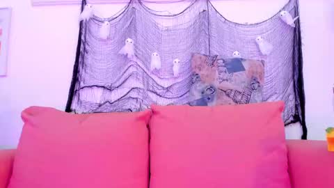 Lara Murphy online show from 10.22.25