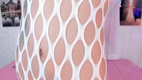 Lara Murphy online show from 10.25.25