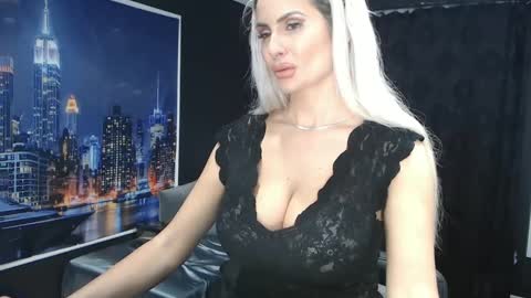 laras_moans online show from 01.01.25