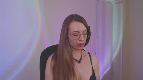 Snapshot of larawintersxxx chatting on 04.25.26 larawintersxxx online show from 04.25.26