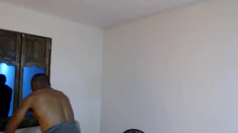 Snapshot of larenz_tate chatting on 05.27.26 larenz_tate online show from 05.27.26