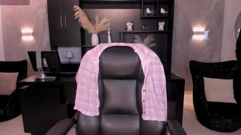 Larisa Smirnov online show from 01.16.26