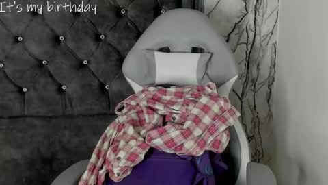 Snapshot of larissa01_ chatting on 01.16.25 Lari online show from 01.16.25