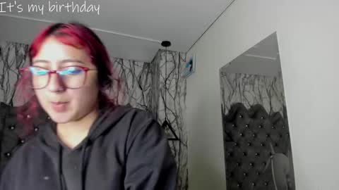 Snapshot of larissa01_ chatting on 01.23.25 Lari online show from 01.23.25