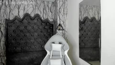 Snapshot of larissa01_ chatting on 01.26.25 Lari online show from 01.26.25