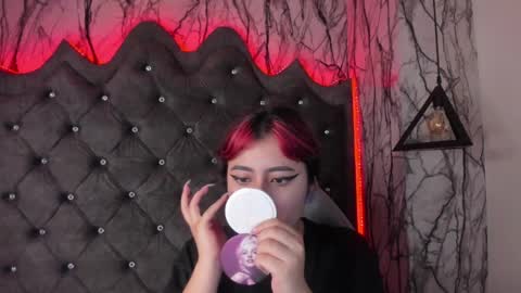 Snapshot of larissa01_ chatting on 02.13.25 Lari online show from 02.13.25