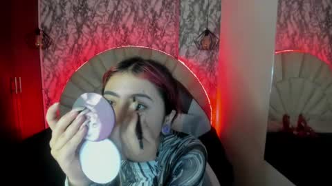 Snapshot of larissa01_ chatting on 02.22.25 Lari online show from 02.22.25