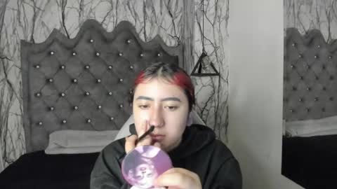 Snapshot of larissa01_ chatting on 03.05.25 Lari online show from 03.05.25