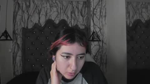 Snapshot of larissa01_ chatting on 03.06.25 Lari online show from 03.06.25