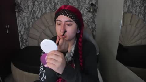 Snapshot of larissa01_ chatting on 03.12.25 Lari online show from 03.12.25