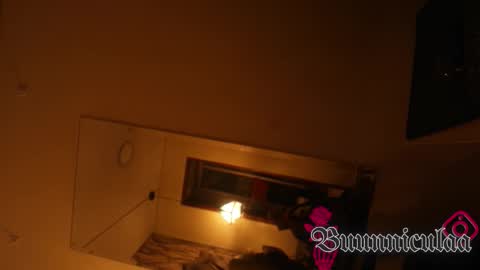 Snapshot of larissa01_ chatting on 10.14.25 Lari online show from 10.14.25