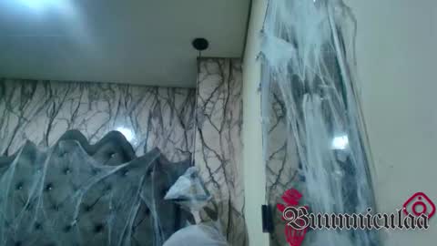 Snapshot of larissa01_ chatting on 11.04.25 Lari online show from 11.04.25