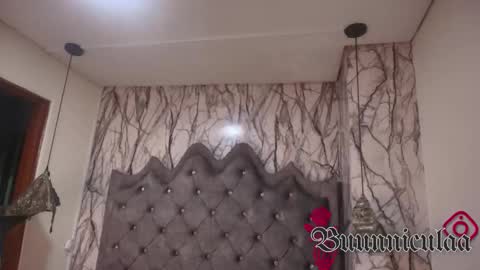 Snapshot of larissa01_ chatting on 11.20.25 Lari online show from 11.20.25