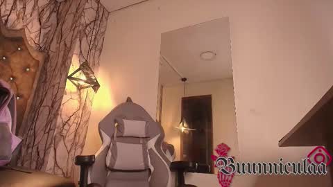 Snapshot of larissa01_ chatting on 11.24.25 Lari online show from 11.24.25