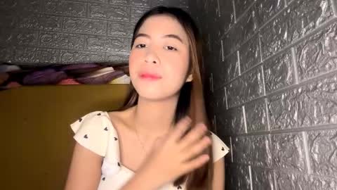 Snapshot of larissaowca chatting on 03.18.26 Lary online show from 03.18.26