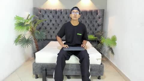 LARRY online show from 01.17.26