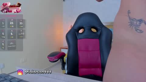 Snapshot of larsonmia chatting on 02.19.25  MIA  online show from 02.19.25