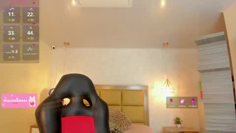 Snapshot of larsonmia chatting on 07.13.26 MIA online show from 07.13.26