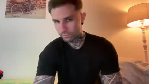 Snapshot of larsskeet chatting on 12.03.25 larsskeet online show from 12.03.25