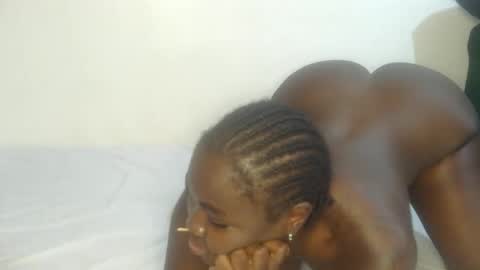 larvy12 online show from 04.04.26