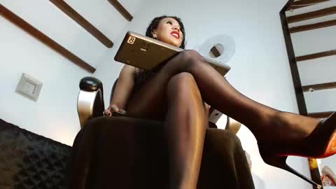 Laryssa online show from 09.15.25