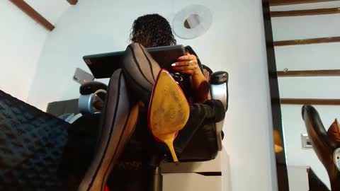 Laryssa online show from 09.26.25