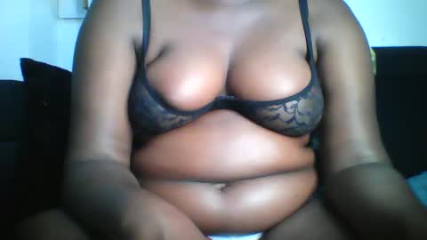 Snapshot of lasisi_ chatting on 02.02.25 Lasisi online show from 02.02.25