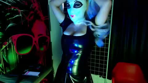 Snapshot of latex_rose_daniels chatting on 07.29.26 ROSE online show from 07.29.26