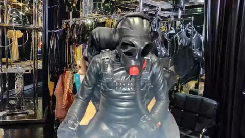 Snapshot of latexlover202 chatting on 11.26.25 latexlover202 online show from 11.26.25