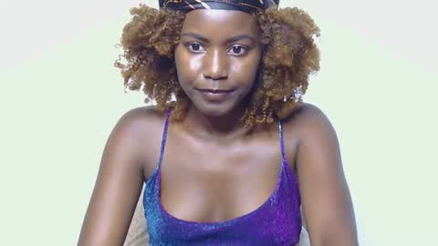 latiffaah_xx online show from 03.05.26