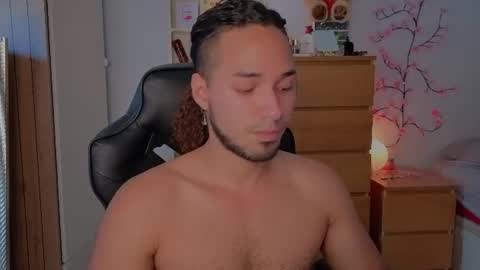 Snapshot of latin_luxury_i chatting on 06.25.26 Free OF online show from 06.25.26