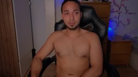 Snapshot of latin_luxury_i chatting on 06.26.26 Free OF online show from 06.26.26