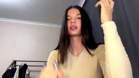Snapshot of latinadubill chatting on 06.17.26 Sophie online show from 06.17.26