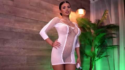 Snapshot of latinaloco chatting on 09.19.25 Latina online show from 09.19.25