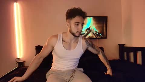 Snapshot of latinboyvip_ chatting on 04.21.26 LatinBoyVIP Colombian online show from 04.21.26