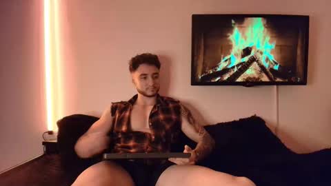 Snapshot of latinboyvip_ chatting on 04.28.26 LatinBoyVIP Colombian online show from 04.28.26