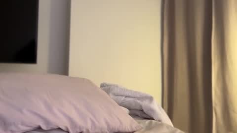 Hi -  online show from 03.26.26