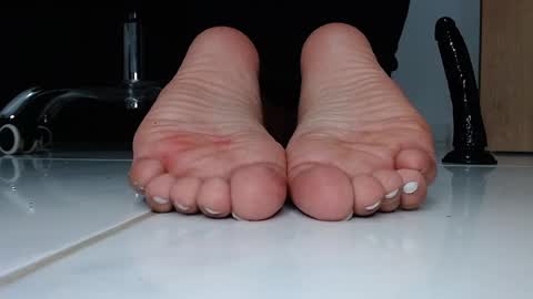 Martina  April online show from 12.26.24