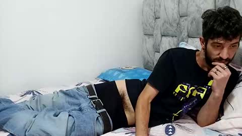 Snapshot of latinlustandfrenchkiss chatting on 11.27.25 latinlustandfrenchkiss online show from 11.27.25