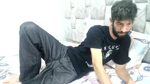 Snapshot of latinlustandfrenchkiss chatting on 11.30.25 latinlustandfrenchkiss online show from 11.30.25