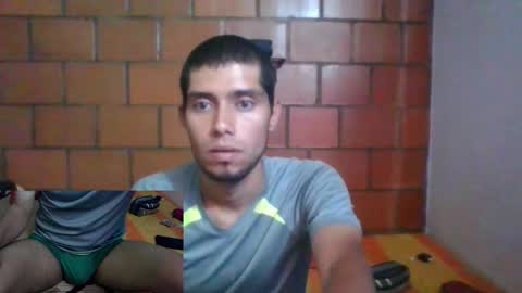 Snapshot of latinmansmoking chatting on 10.08.25 latinmansmoking online show from 10.08.25