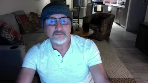 QS - INDEPENDENT MODEL online show from 12.11.24