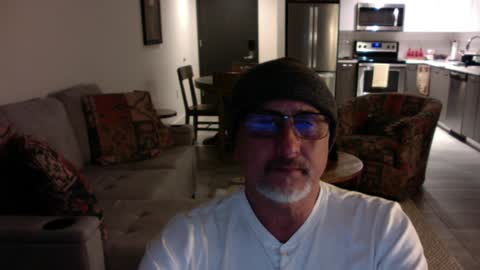 QS - INDEPENDENT MODEL online show from 12.17.24