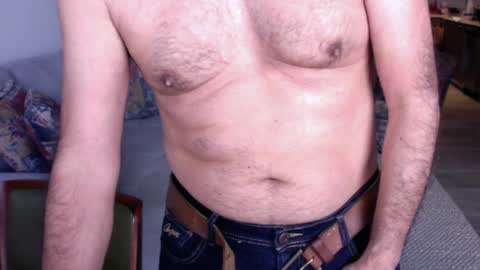 QS - INDEPENDENT MODEL online show from 12.17.24