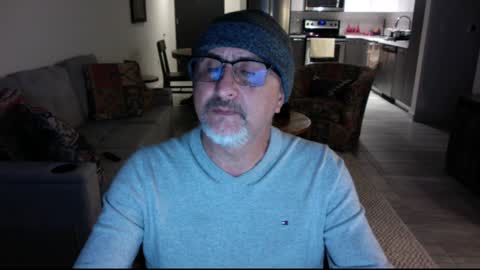 QS - INDEPENDENT MODEL online show from 12.27.24