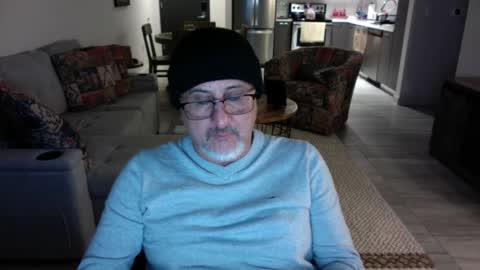 QS - INDEPENDENT MODEL online show from 01.19.25