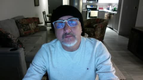 QS - INDEPENDENT MODEL online show from 01.23.25